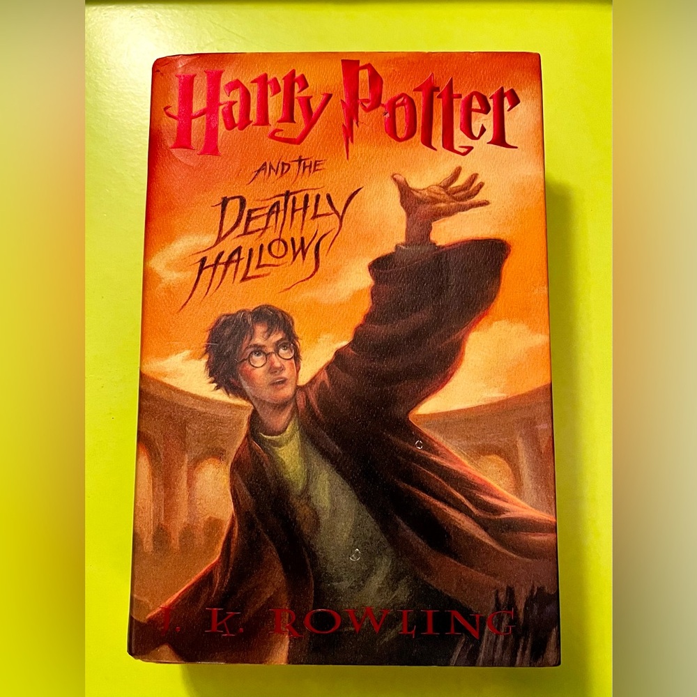 FIRST EDITION BOOK 7 Harry Potter series, The Deathly Hallows WITH RARE ERRORS